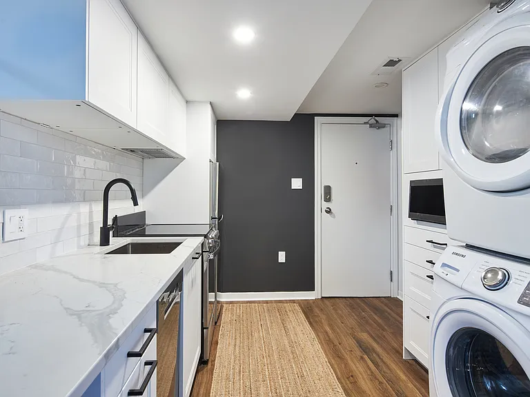 331 Catherine St — Photo 24