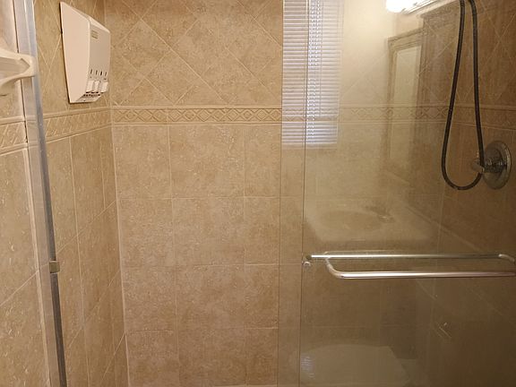 5th image of 3305 W Nassau St