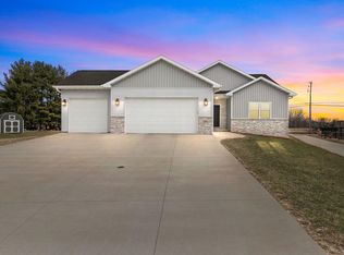 2570 W Fallen Oak Dr, Appleton, WI 54913