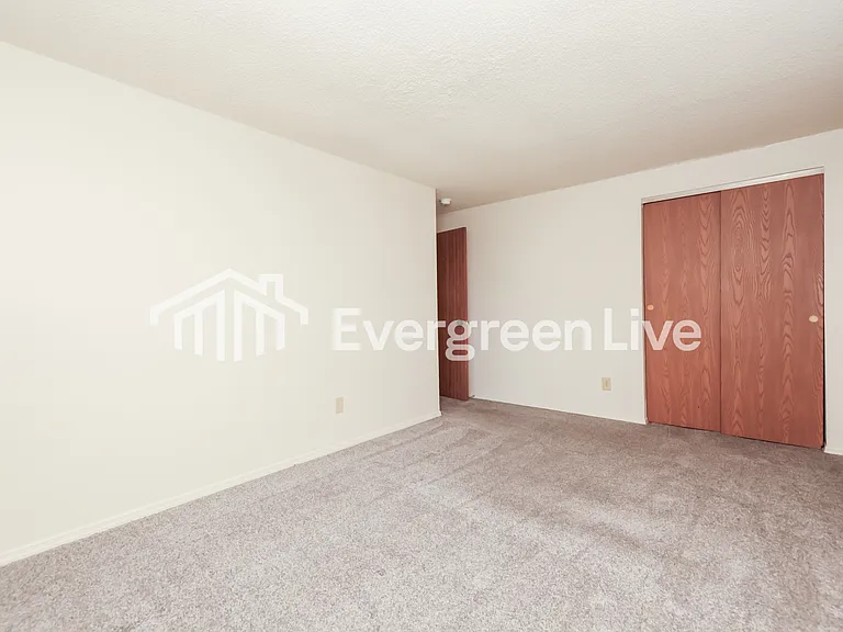 6492 Rolling Glen Dr — Photo 10