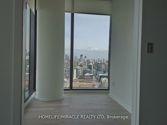 5th image of 16 Bonnycastle St #2802