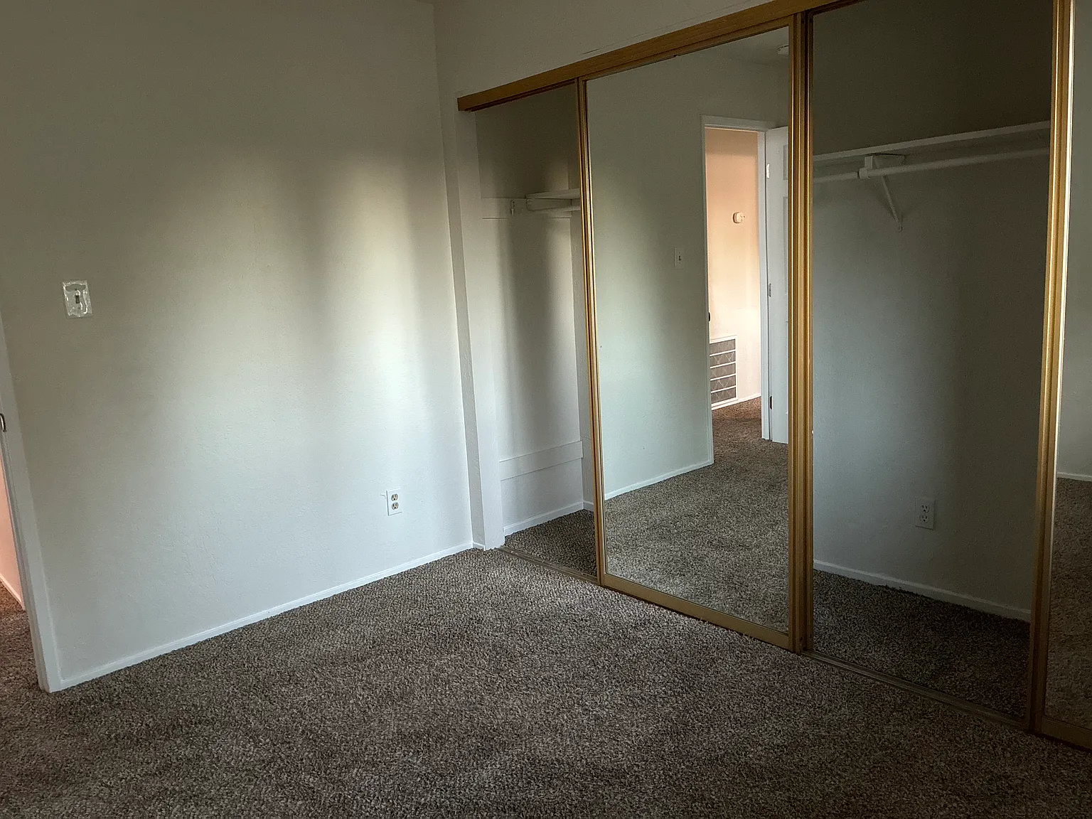 Merribrook Dr, Sacramento — Photo 2