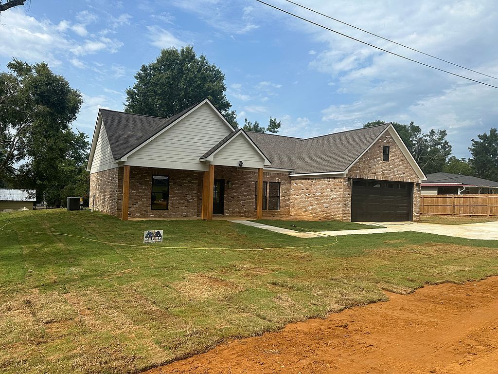 105 Huddleston Dr - Property Image