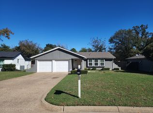 2110 Towne North Dr, Cleburne, TX 76033