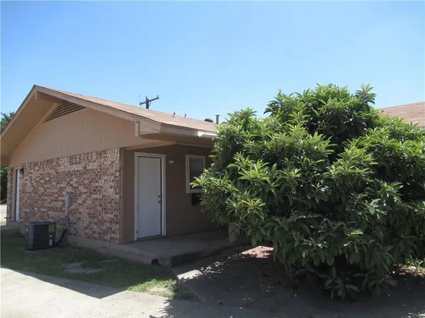 1122 N Center St, Arlington, TX 76011