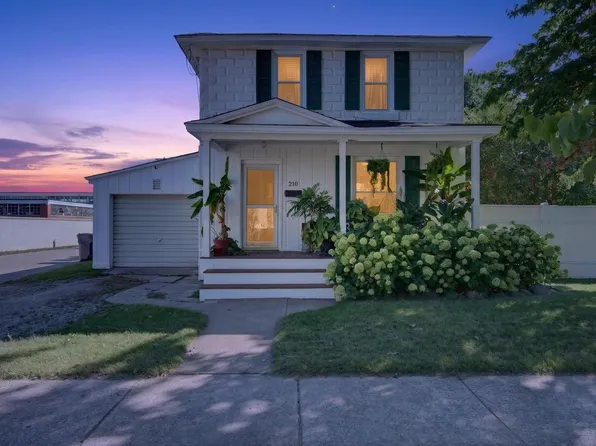 210 E 12th St, Traverse City MI