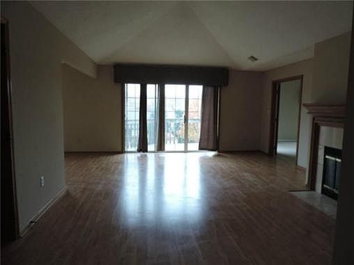 2nd image of 1301 NW Village Dr APT C