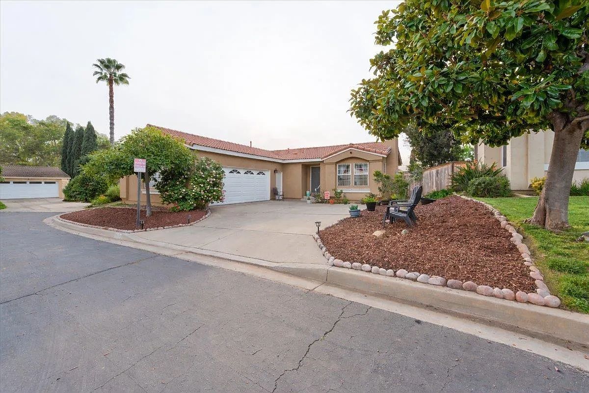 2123 Fiori Dr, Vista, CA 92084 | Zillow