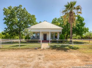 105 County Road 4616, Hondo, TX 78861