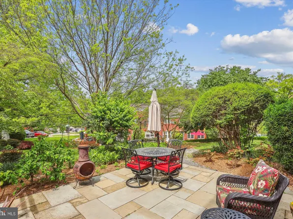 3733 Gunston Rd, Alexandria, VA 22302