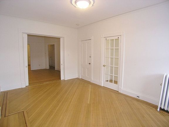 2nd image of 142 7th Ave APT 3