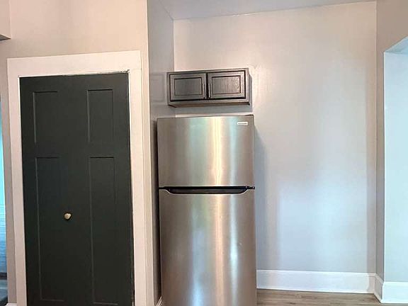 4th image of 1368 Buena Vista Blvd SE #B