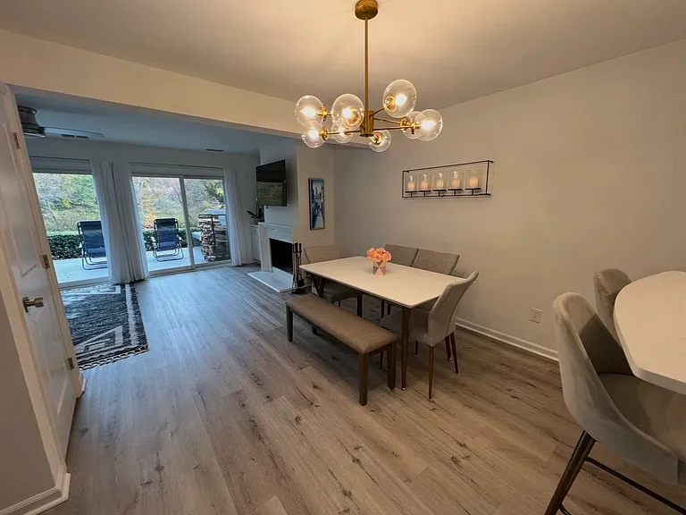 1017 Riverbend Club Dr SE — Photo 5
