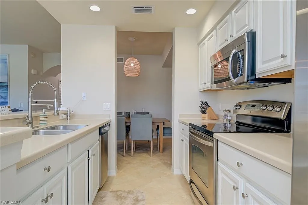 2 bed, 2.0 bath, 1232 sqft, $7,000 — Photo 4
