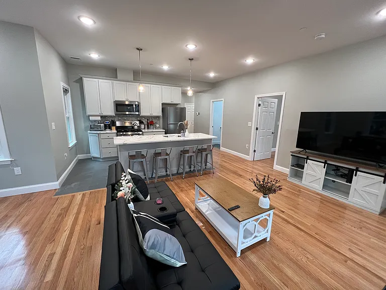 16 Hamilton Rd #2 — Photo 2