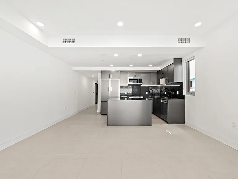 1257 N Sweetzer Ave #103 — Photo 5