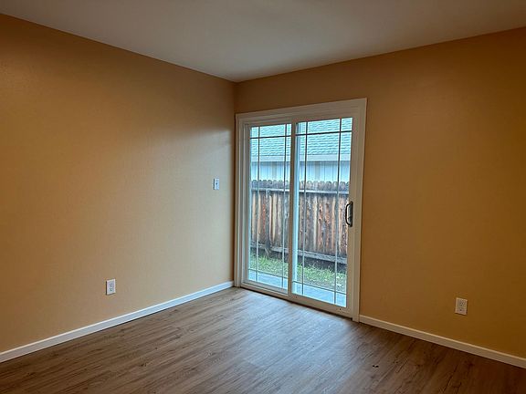 2nd image of 1021 Ohio St #3