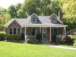 6 Wendover Rd photo 1