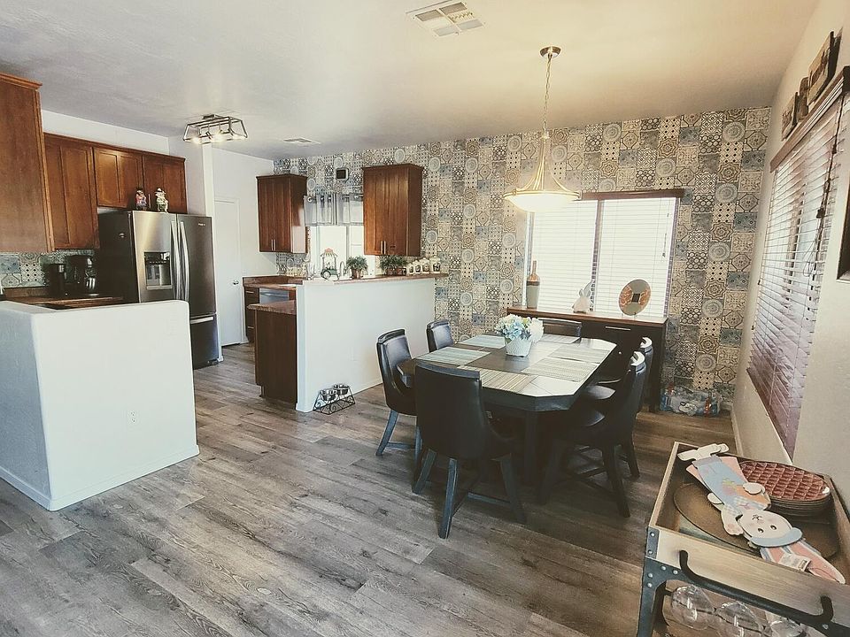 1st image of 908 S 240TH Drive