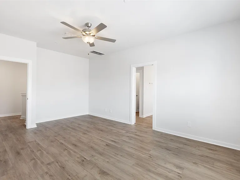 8104 Danson Ln — Photo 15