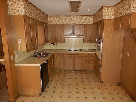4th image of 9376 Delores Dr