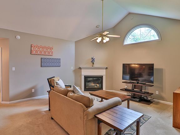 4th image of 1641 Emerald Pointe Ln