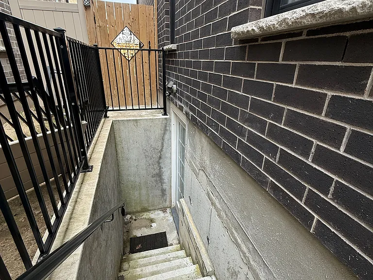 320 Sedgewood St #BASEMENT — Photo 3