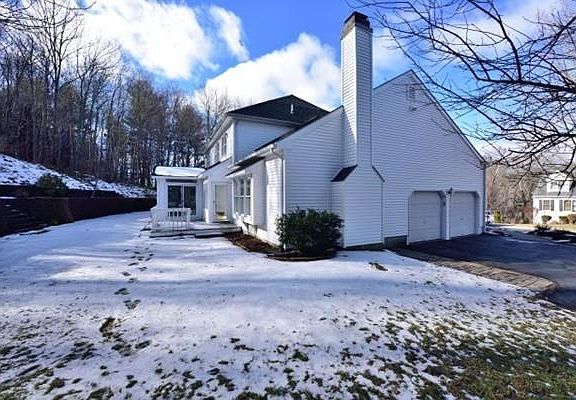 4th image of 45 Rosemont Dr
