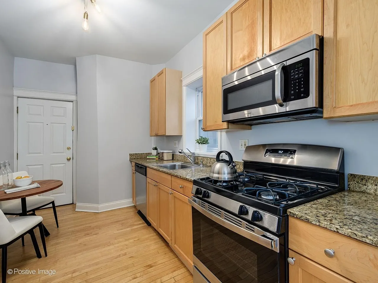 2 bed, 800 sqft, $2,800 — Photo 4