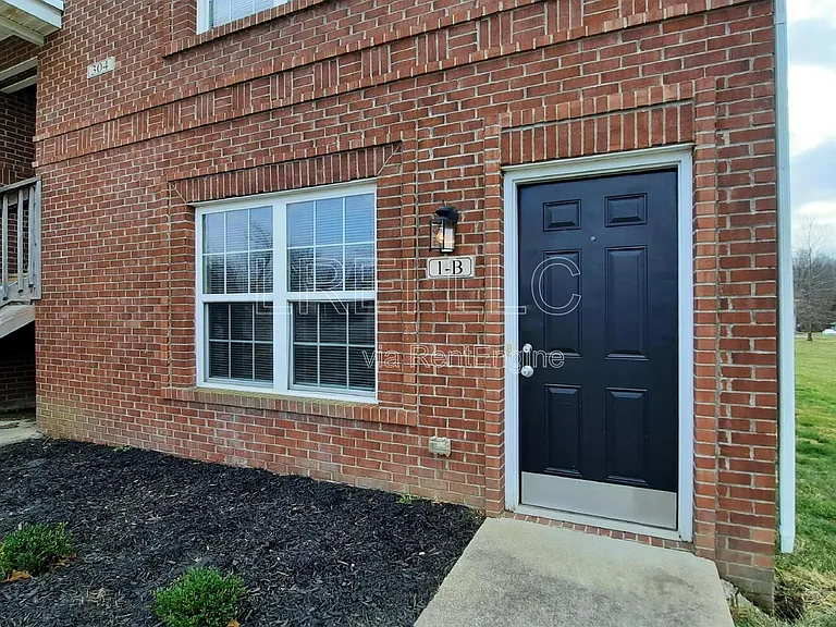 304 Keeneland Dr #1B — Photo 14
