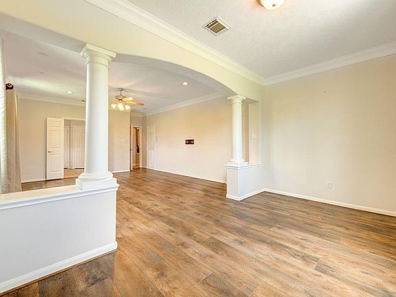 3rd image of 26226 Crosswood Trails Ln