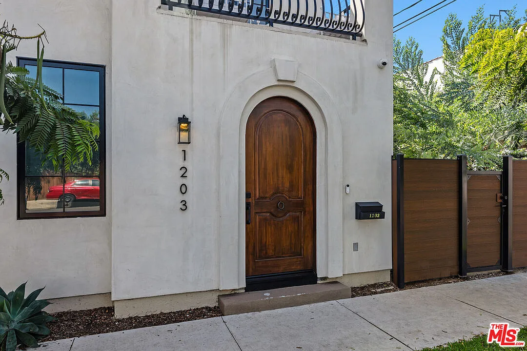 3 bed, 4.0 bath, 2651 sqft, $10,500 — Photo 3