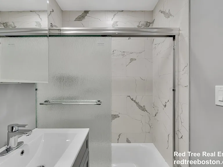 142 Sutherland Rd #U1 — Photo 12