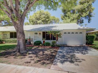 19206 N Lakeforest Dr, Sun City, AZ 85373