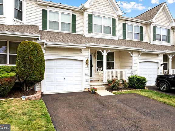 2nd image of 229 Coventry Rd