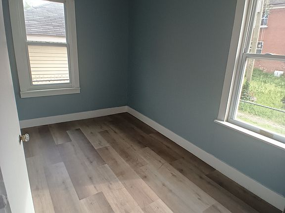 4th image of 2417B Lasalle St #2417