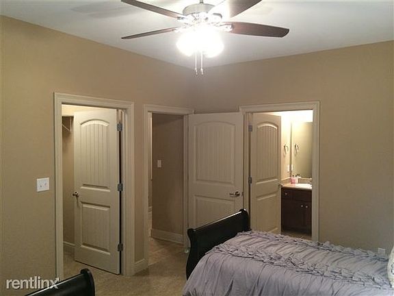 2 Master Bedroom/Bath/Walk-in Closets