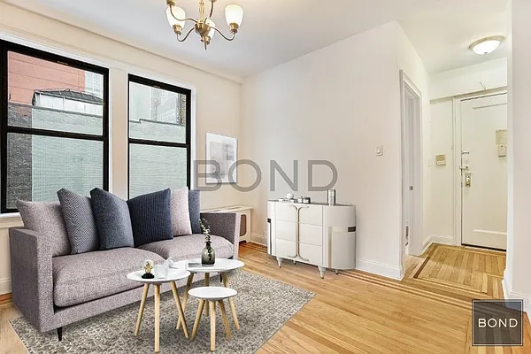 Rented by Bond New York | media 13