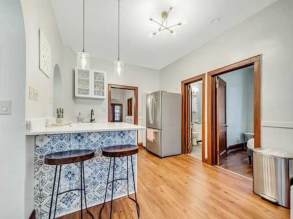 2nd image of 1813 4th St NE Floor 1