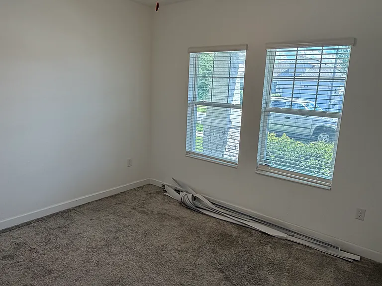 5037 Bessie Ct — Photo 52