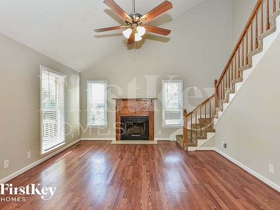 4th image of 609 W Creek Dr