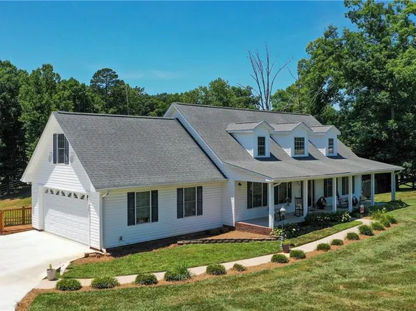 250 Matthews Rd, Pilot Mtn, NC 27041