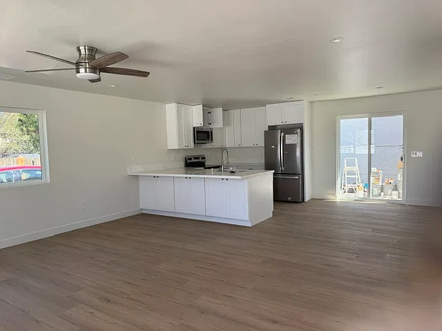 3 bed, 1148 sqft, $3,200 — Photo 3