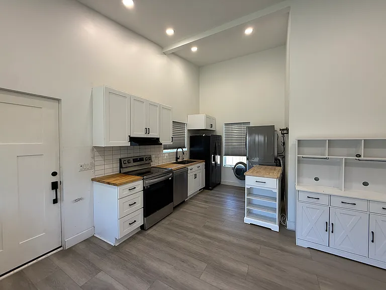 5827 Amaya Dr — Photo 4