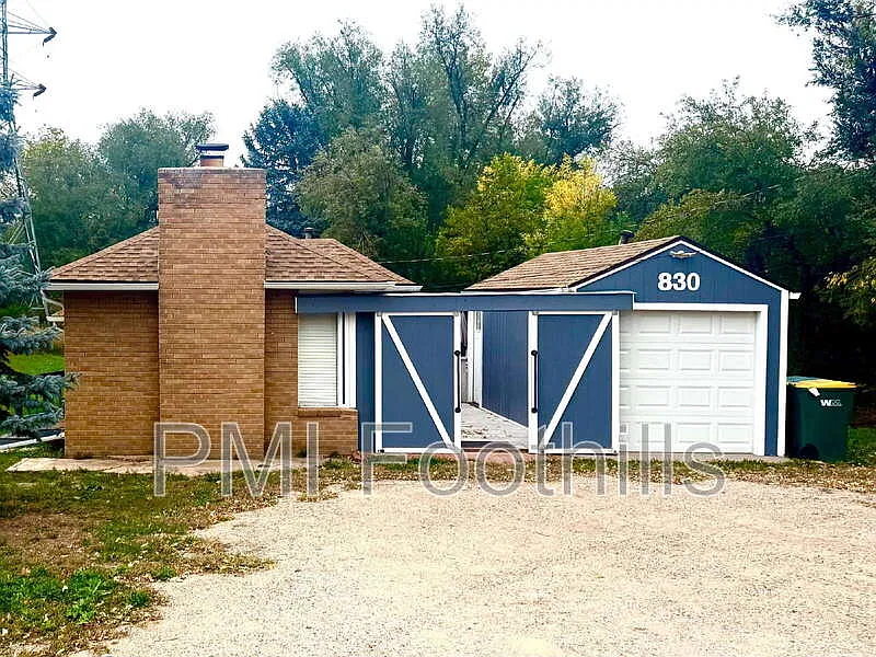 2 bed, 1.0 bath, 1100 sqft, $2,277 — Photo 2