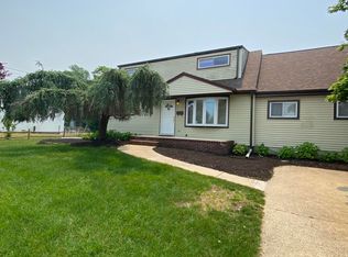 7 Carole Dr, Oakhurst, NJ 07755