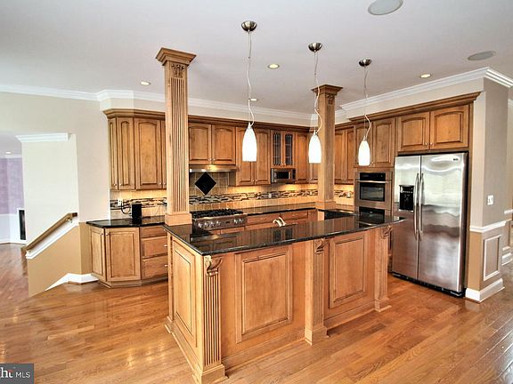 5th image of 5905 Lone Oak Dr