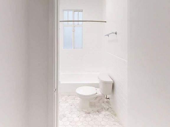 5th image of 3270 Octavia St #105