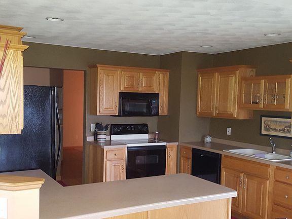 3rd image of W460 Forest Ave