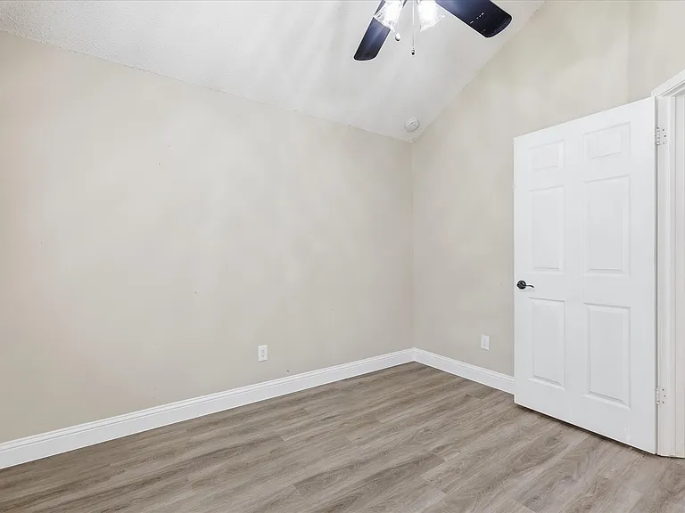 2909 Menlo Park Ln — Photo 14